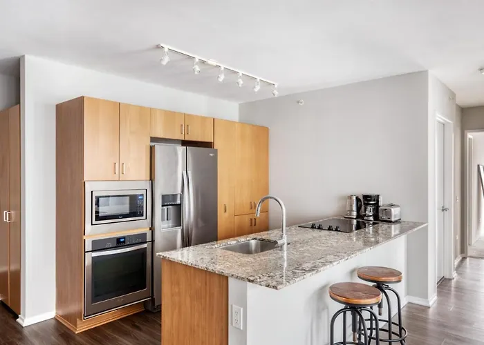 Streeterville 2br W Pool Gym Nr Riverwalk Chi-880 *