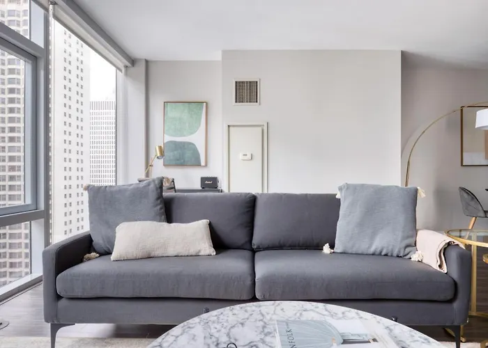 Apartment Streeterville 2br W Pool Gym Nr Riverwalk Chi-880