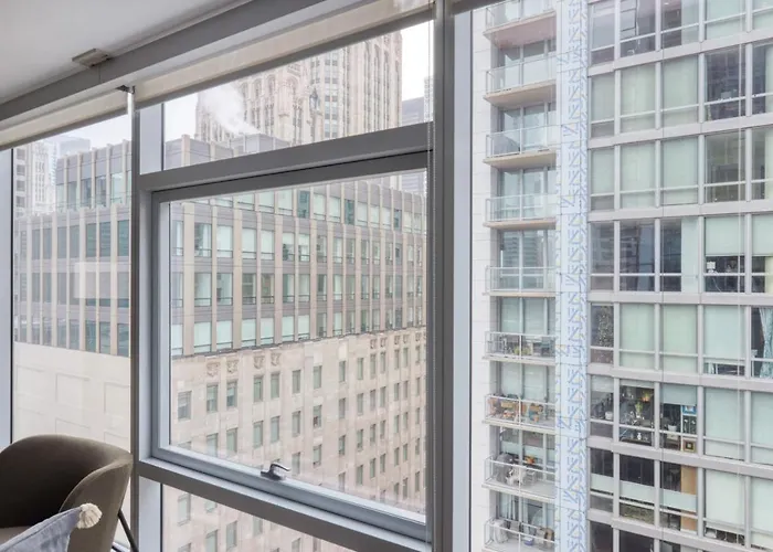 Streeterville 2br W Pool Gym Nr Riverwalk Chi-880