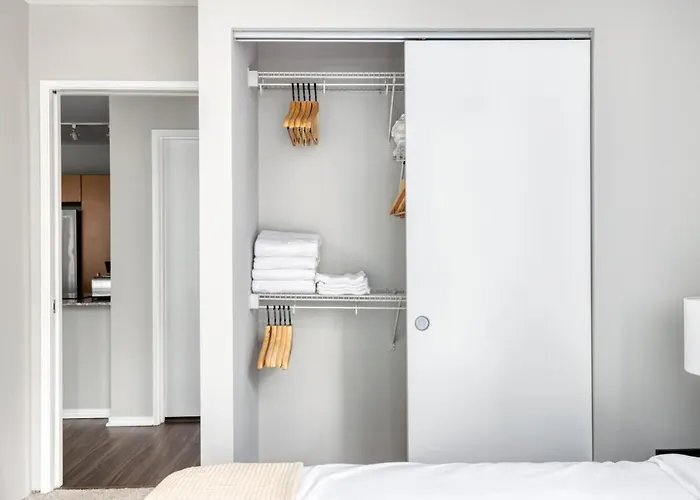 Streeterville 2br W Pool Gym Nr Riverwalk Chi-880 *